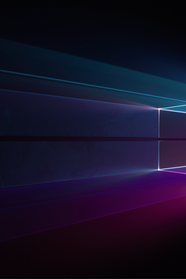 Яркие лучи от windows 10 на черном фоне