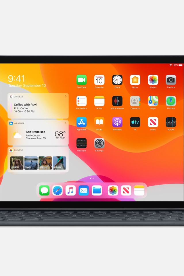 Новый  iPad 10.2‑inch, 2019 года на белом фоне