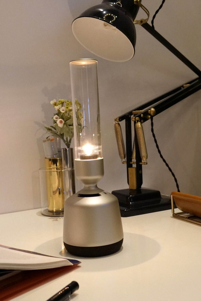 Стеклянная беспроводная колонка  Sony LSPX-S2, CES 2019