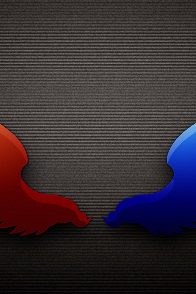 Разноцветные крылья на сером фоне