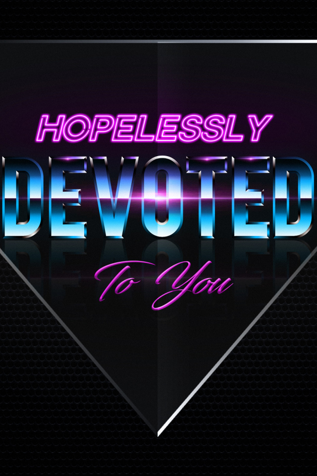 Надпись на английском Devoted to you Hopeless на черном фоне