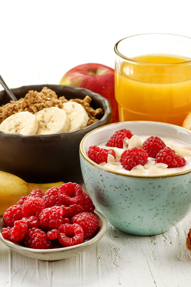 Продукты на завтрак на столе 