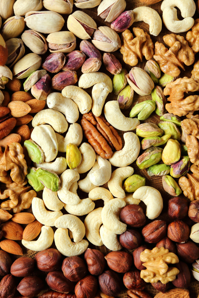 Разные виды орехов крупным планом