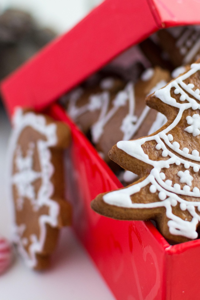 Печенье елочки в красной коробке 