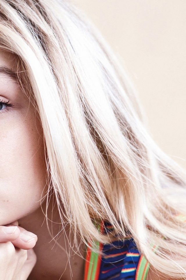 Красивая блондинка модель Джиджи Хадид лицо крупным планом