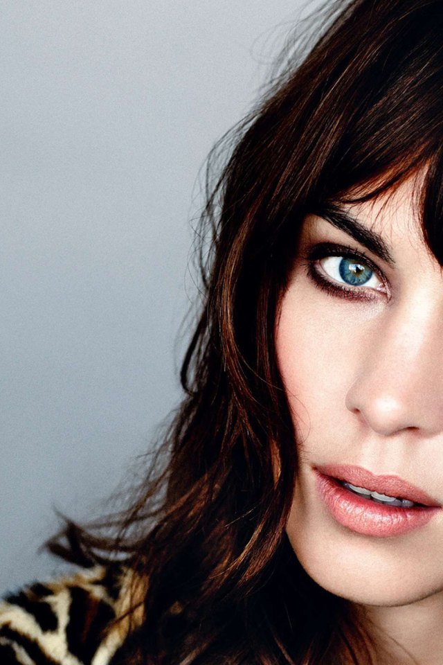 Голубоглазая девушка модель Алекса Чанг лицо крупным планом