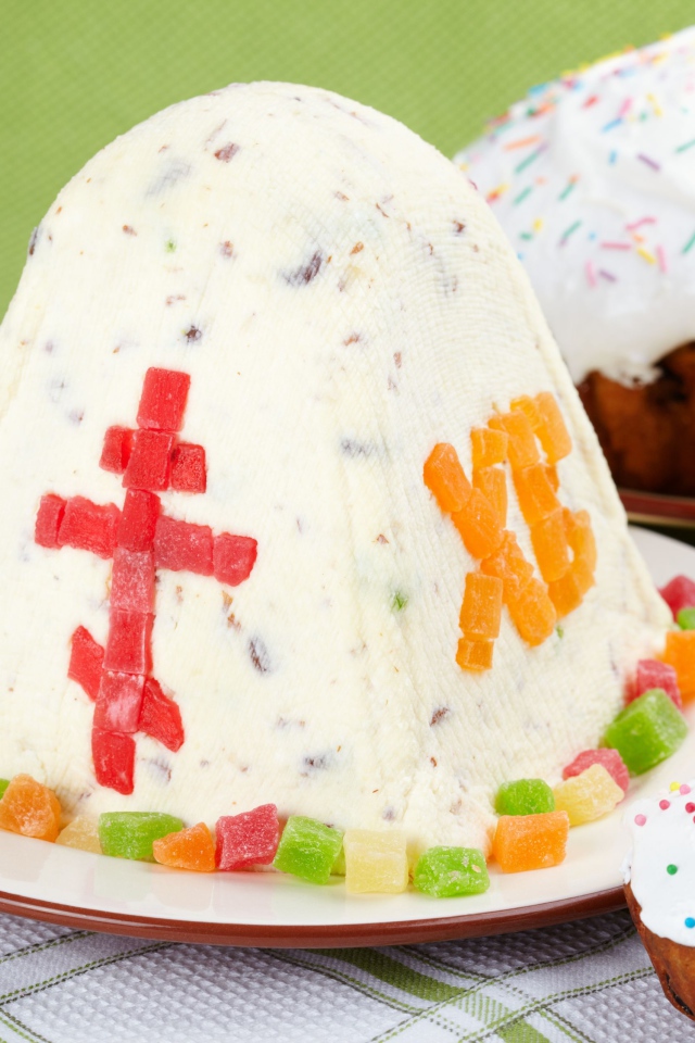 Сладкий творожный пасхальный кулич с цукатами к празднику Пасха