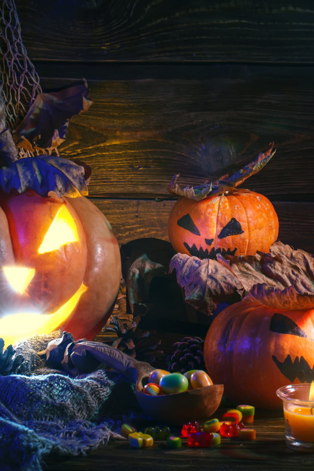 Тыквы и сладости на праздник Хэллоуин 