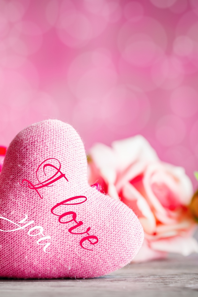 Мягкое розовое сердечко для любимой 