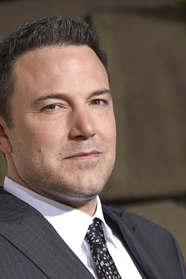 Актер Бен Аффлек в костюме