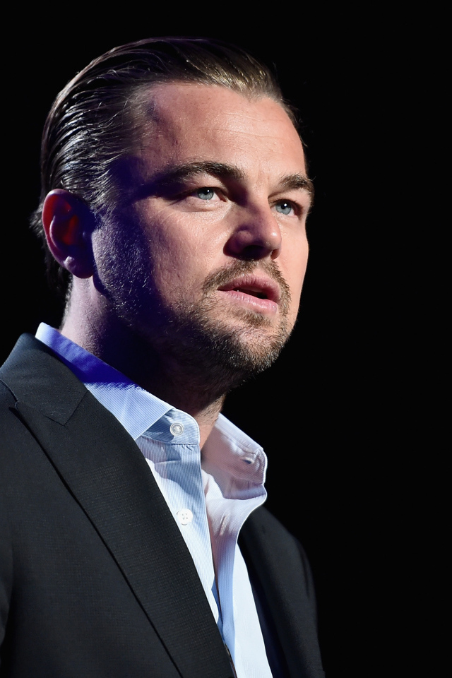 Актер Леонардо Ди Каприо у микрофона