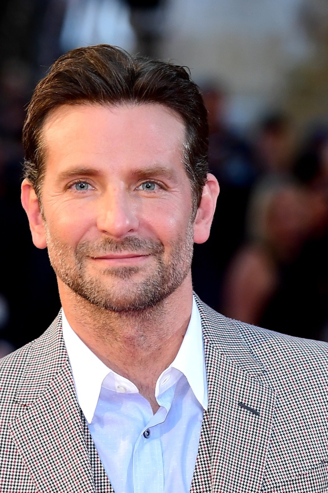 Американский актер Брэдли Купер в костюме