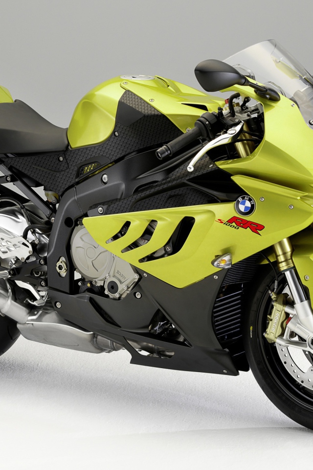 Мотоцикл BMW  S1000 на сером фоне
