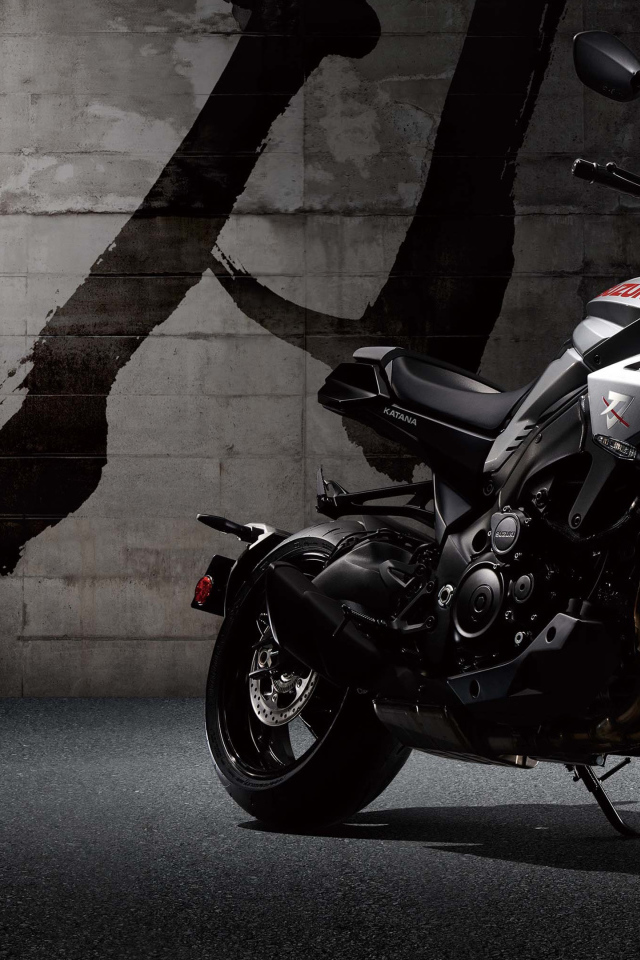 Черный стильный мотоцикл Suzuki Katana, 2020