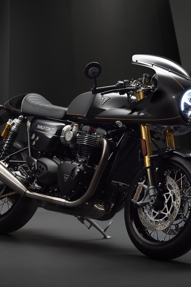 Черный мотоцикл Triumph Thruxton TFC 2019 года 