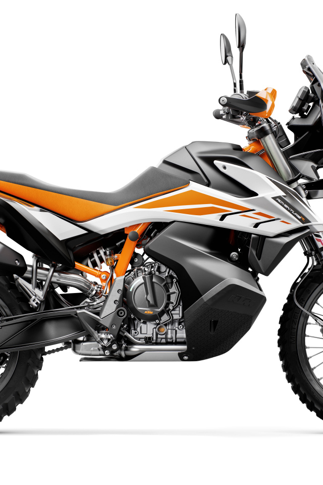 Мотоцикл KTM  790 Adventure R, 2019 года на белом фоне