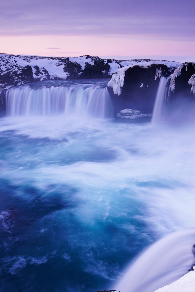 Зимний водопад Годафосс, Исландия