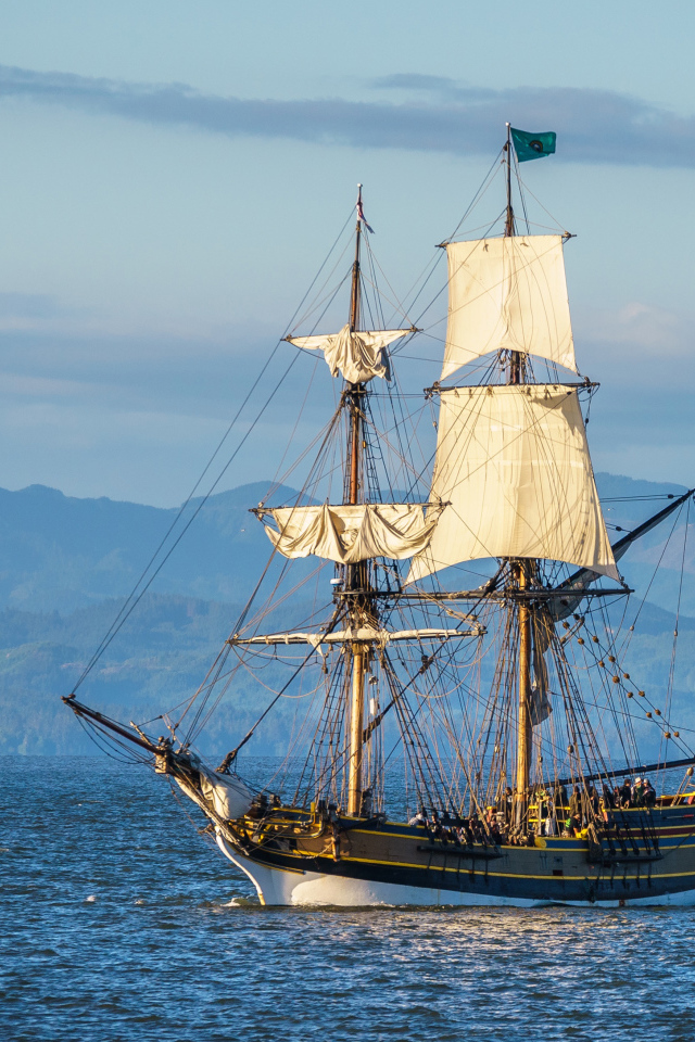 Американское парусное судно в заливе