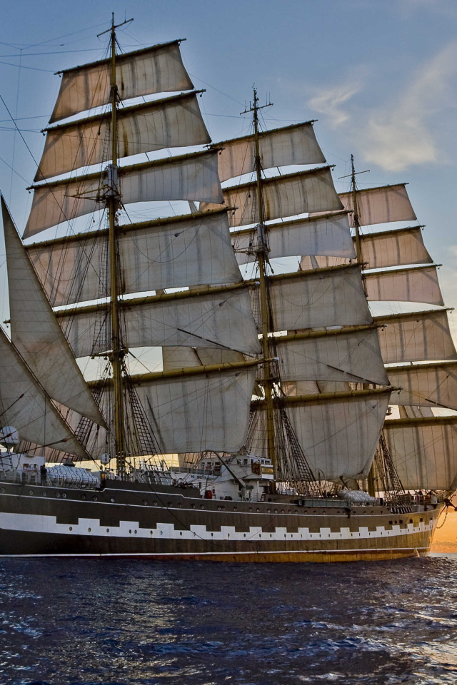 Красивый четырёхмачтовый барк 