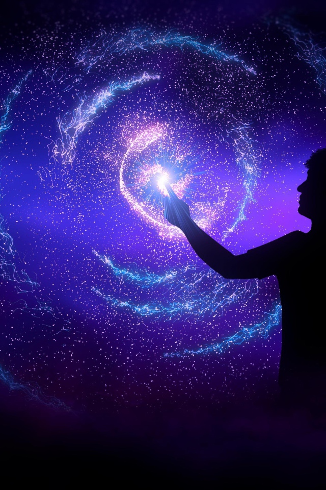 Мужчина прикасается в звездной галактике