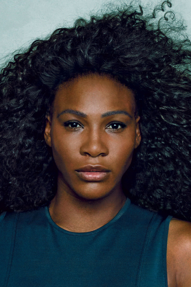 Теннисистка Серена Уильямс с красивыми черными волосами