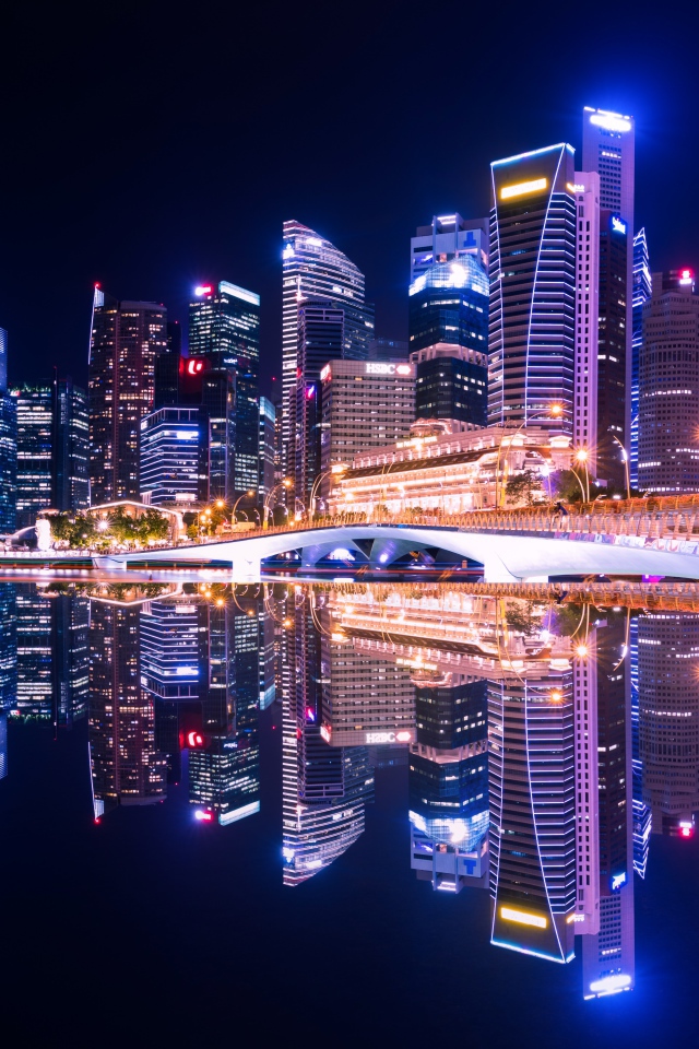 Ночные небоскребы отражаются в воде, город Сингапур, Азия
