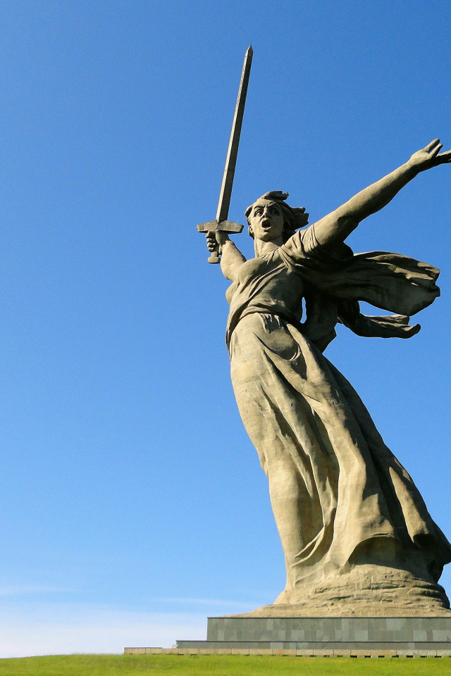 Родина мать на Мамаевом кургане, Волгоград. Россия