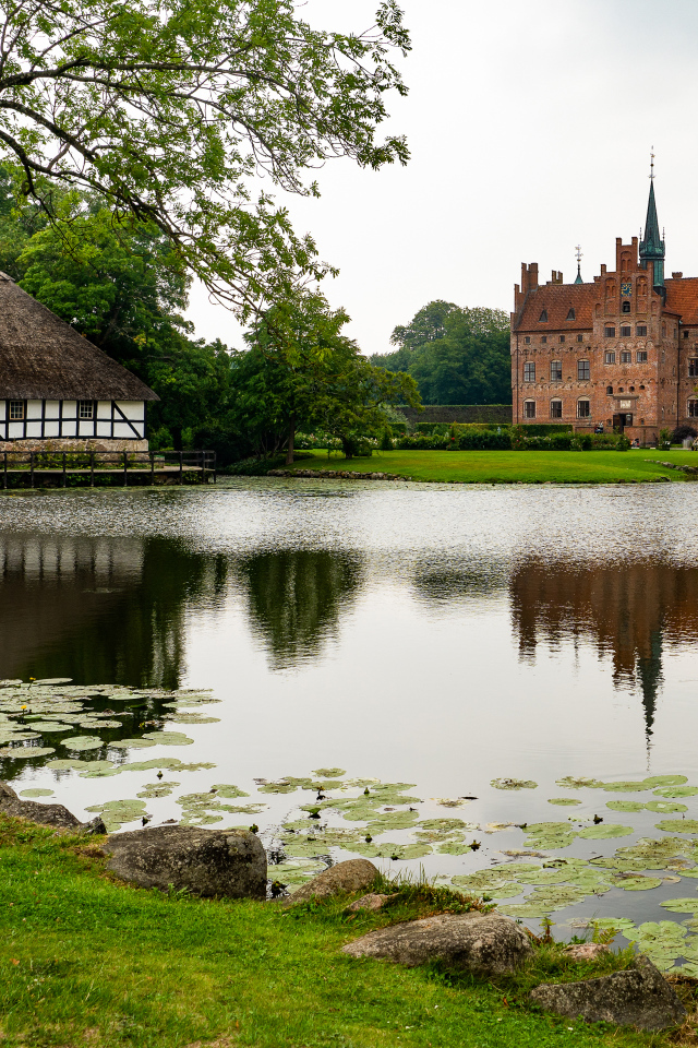 Замок Эгешков у пруда, Дания