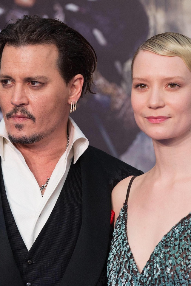 Актер Джонни Депп и актриса  Миа Васиковска