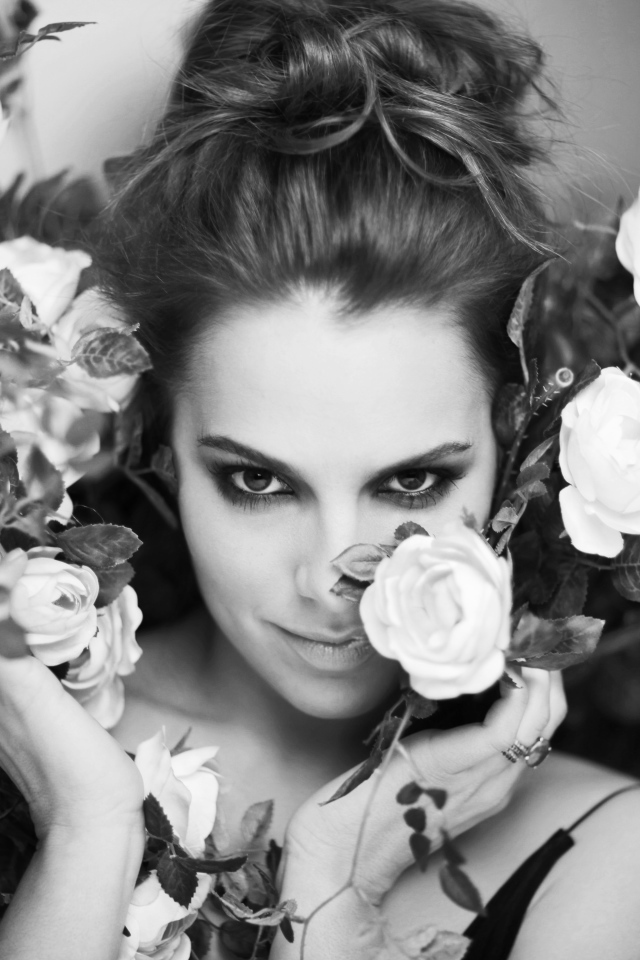 Красивая швейцарская актриса Мелиа Крейлинг черно белое фото