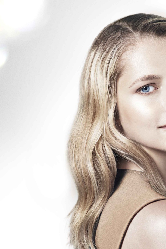 Красивая голубоглазая блондинка, актриса Тереза Палмер