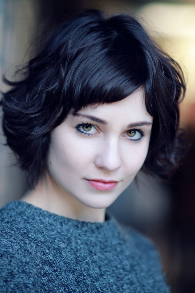 Красивая девушка с короткой стрижкой, актриса Таппенс Мидлтон