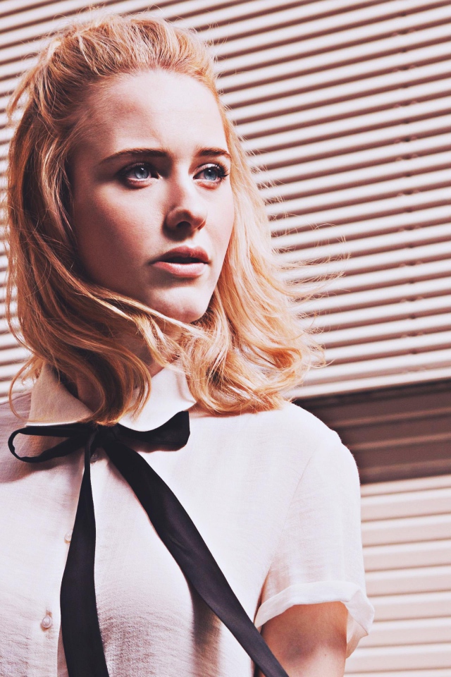 Голубоглазая актриса Рэйчел Броснахэн