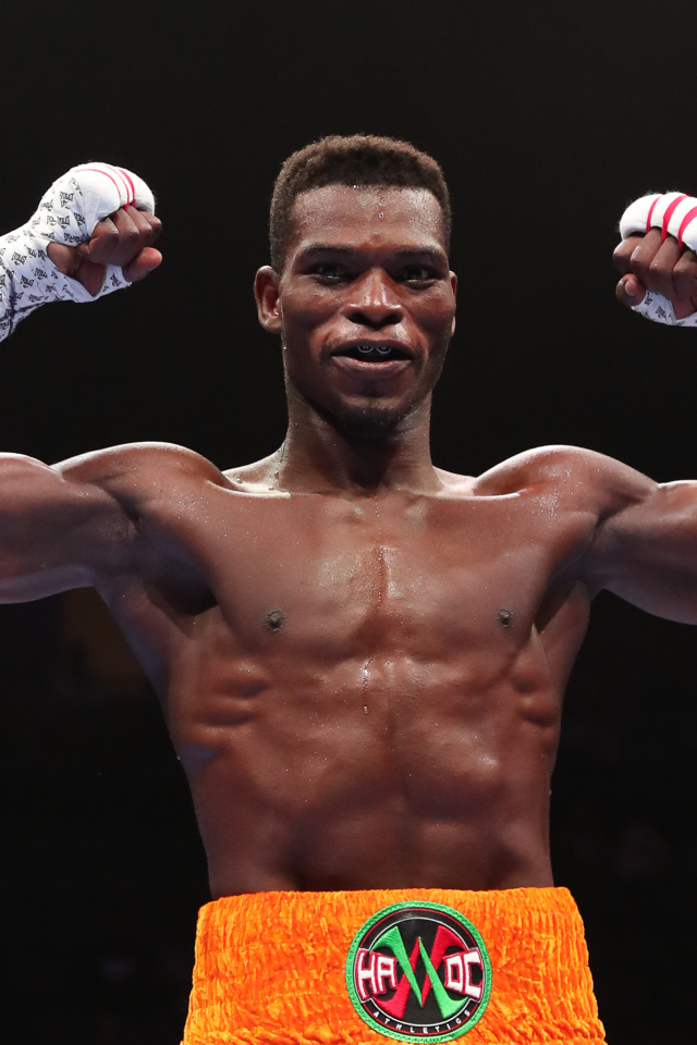 Боксер Ричард Комми на ринге