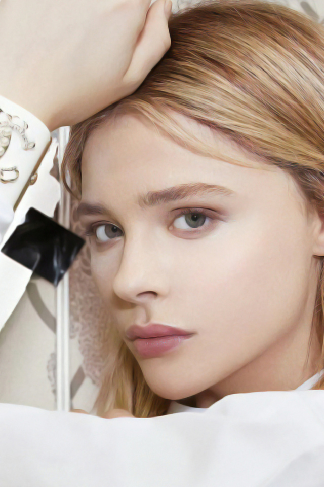 Милая блондинка, актриса Хлоя Грейс Морец крупным планом