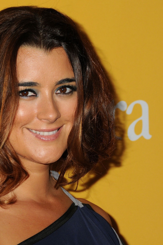 Улыбающаяся актриса Коте де Пабло 