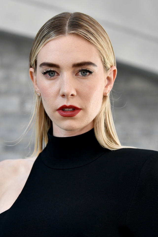 Стильная девушка, английская актриса Ванесса Кирби