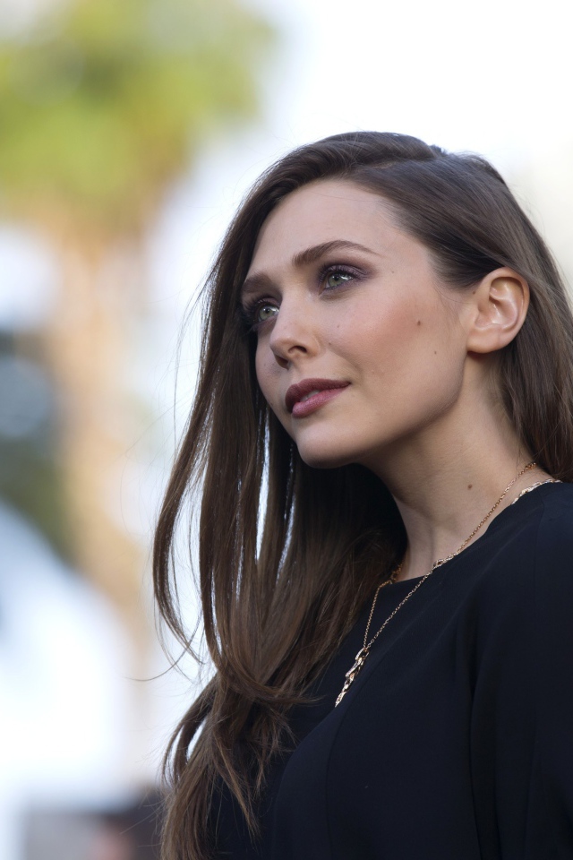 Нежная красивая девушка, актриса Элизабет Олсен