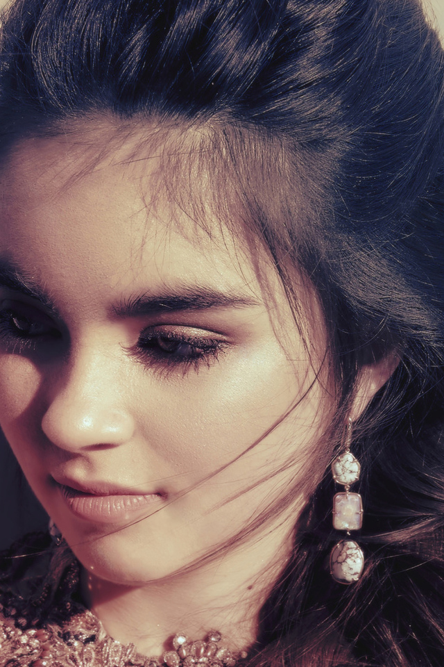 Молодая нежная актриса Ландри Бендер