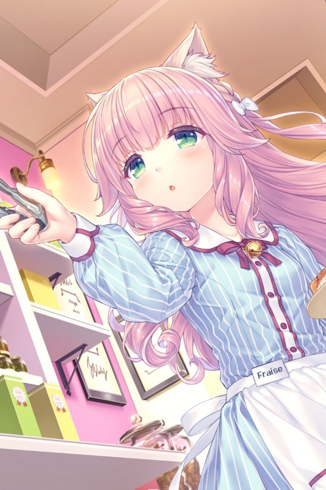 Девушка аниме с розовыми волосами на кухне