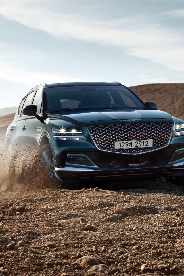 Внедорожник Genesis GV80, 2020 года на бездорожье 