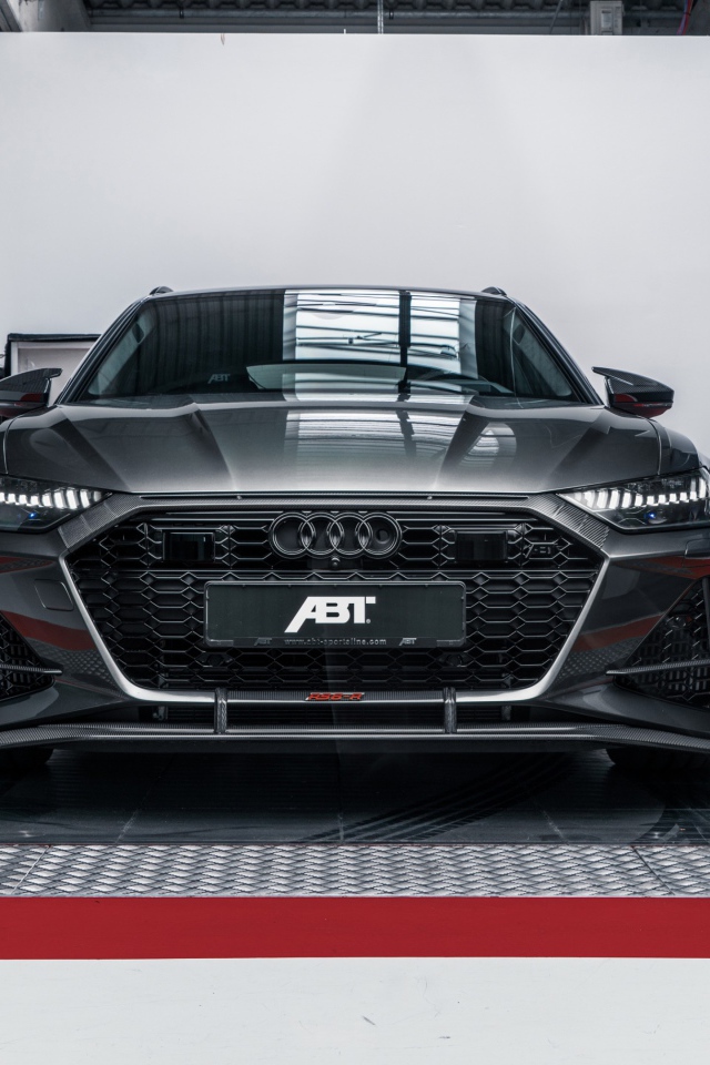 Автомобиль ABT RS6-R 2020 года в гараже вид спереди