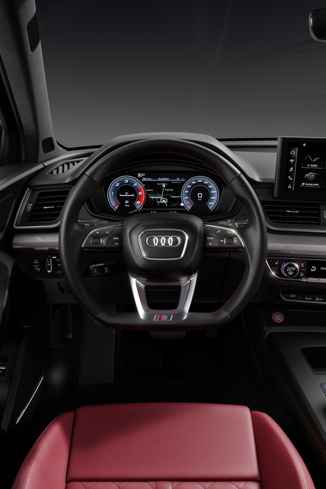 Кожаный салон автомобиля Audi SQ5 3.0 TDI 2020 года