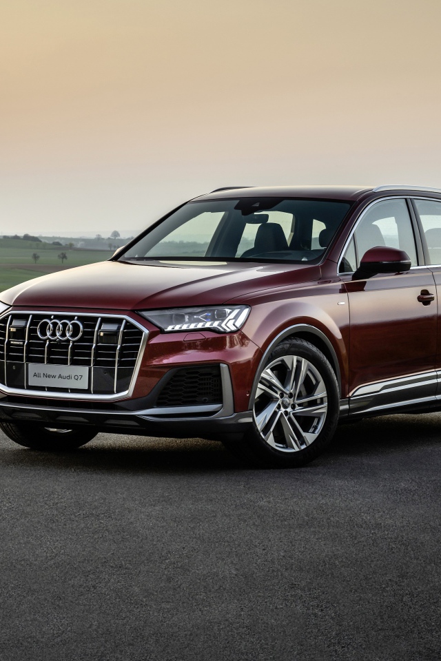 Бордовый внедорожник Audi Q7 55 TFSI Quattro S Line 2020 года