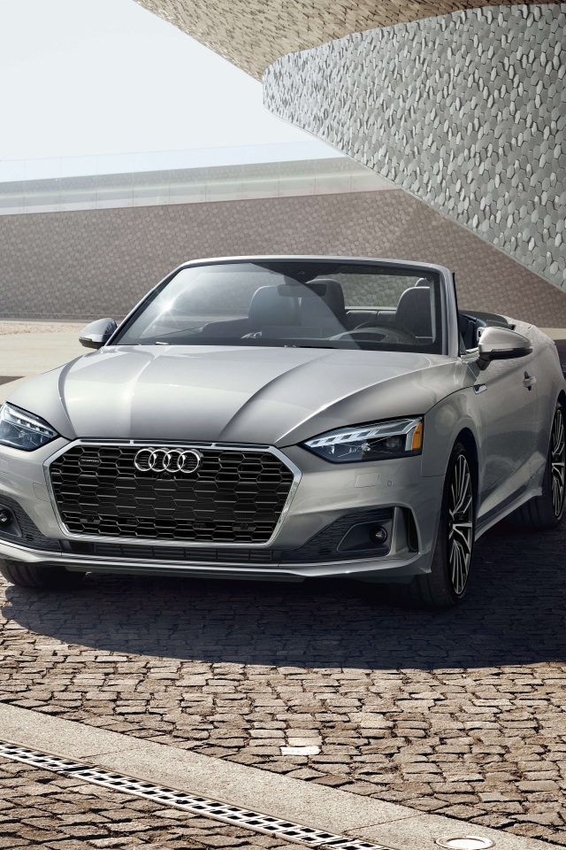 Серый автомобиль Audi A5 Cabriolet 45 TFSI, 2020 года 