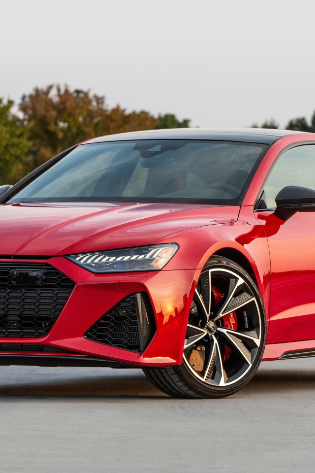 Красный автомобиль  Audi RS 7 Sportback, 2021 года 