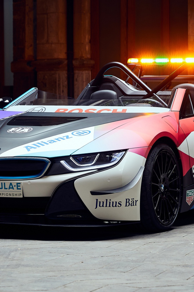 Гоночный автомобиль BMW I8 Roadster 