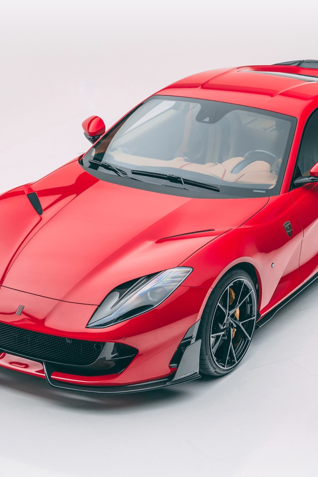 Красный автомобиль Mansory Ferrari 812 Superfast Soft Kit 2020 года