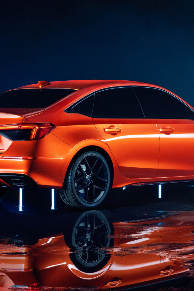 Автомобиль Honda Civic 2022 в свете неоновых фонарей