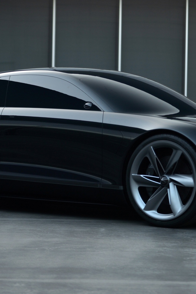 Черный автомобиль Hyundai Prophecy 2020 года вид сбоку 